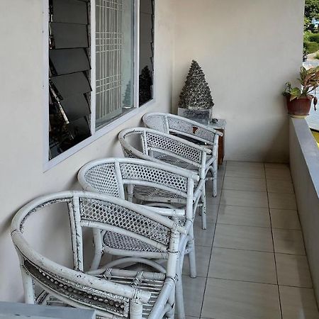 Valencia Homestay Redpartner Parapat Zewnętrze zdjęcie