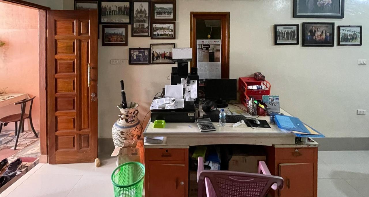 Valencia Homestay Redpartner Parapat Zewnętrze zdjęcie