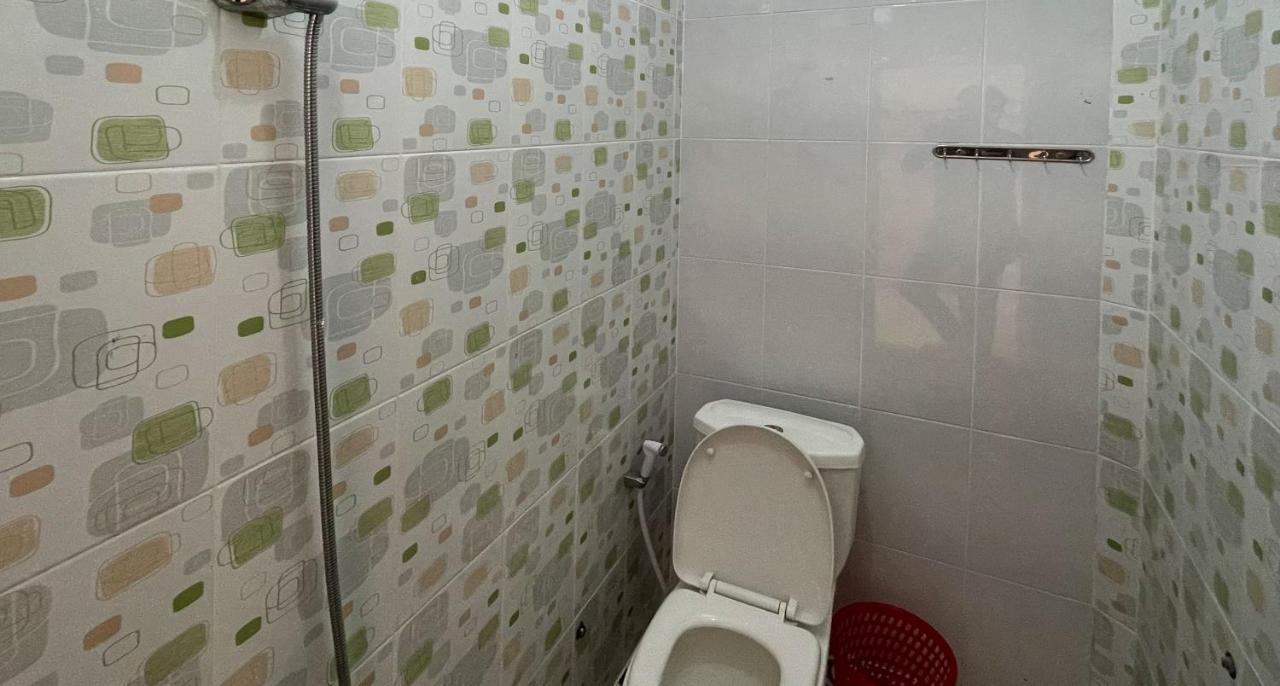 Valencia Homestay Redpartner Parapat Zewnętrze zdjęcie
