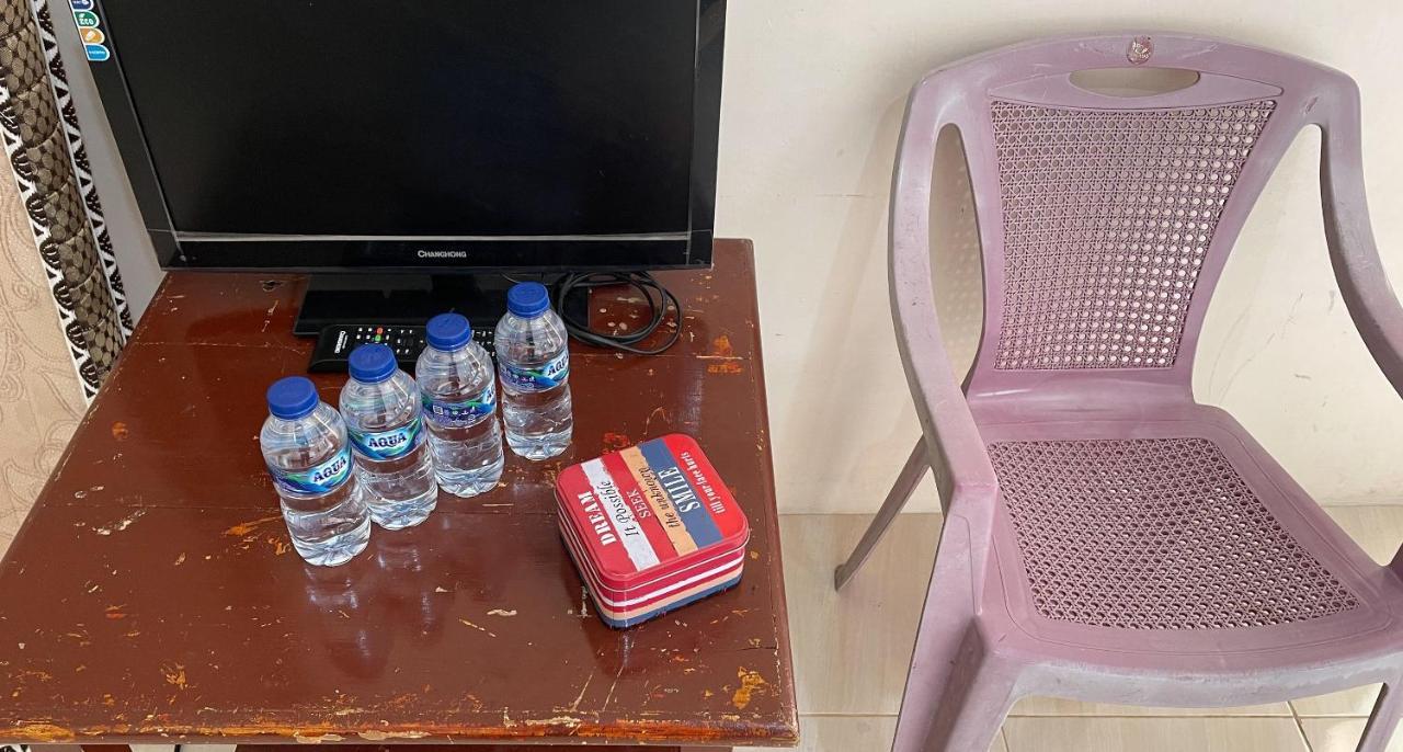 Valencia Homestay Redpartner Parapat Zewnętrze zdjęcie