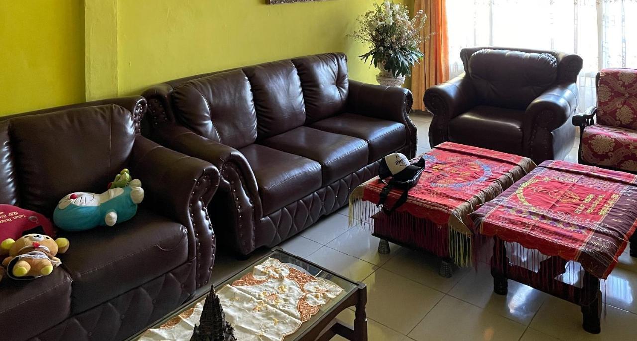Valencia Homestay Redpartner Parapat Zewnętrze zdjęcie